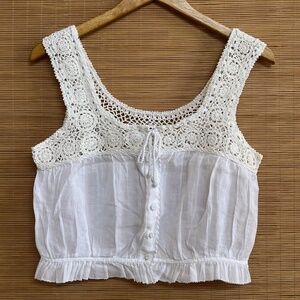 Doen white crochet camisole style sleeveless top in white